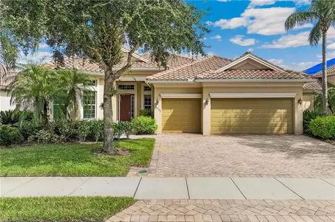 10964 Surrey Pl, Fort Myers, FL 33913