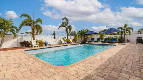 1013 SW 4th Pl, Cape Coral, FL 33991