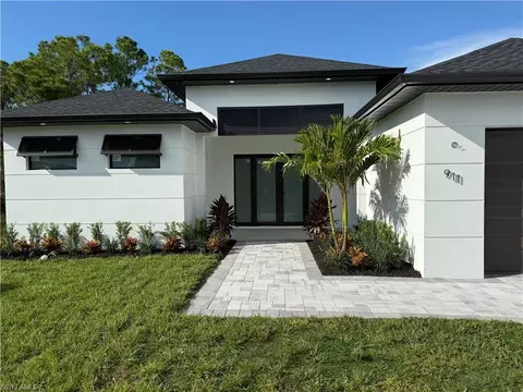 911 Asher St E, Lehigh Acres, FL 33974 photo 4