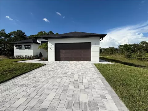 911 Asher St E, Lehigh Acres, FL 33974 photo 2