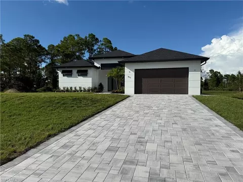 911 Asher St E, Lehigh Acres, FL 33974 photo 9