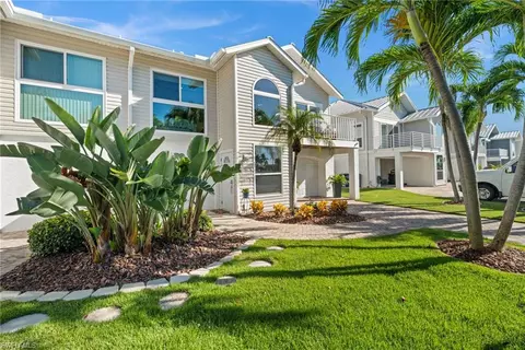 12170 Siesta Dr, Fort Myers Beach, FL 33931