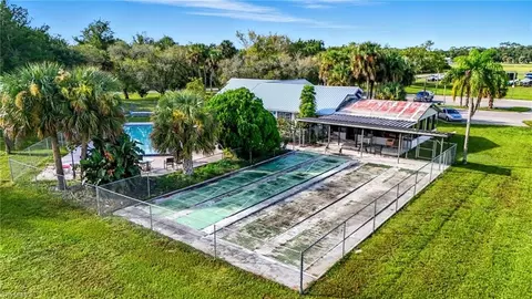 Exterior - 2008 Clipper Ct, Labelle, FL 33935 photo 7 of 8