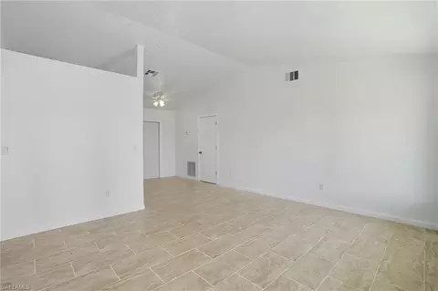 Living - 2008 Clipper Ct, Labelle, FL 33935 photo 2 of 4