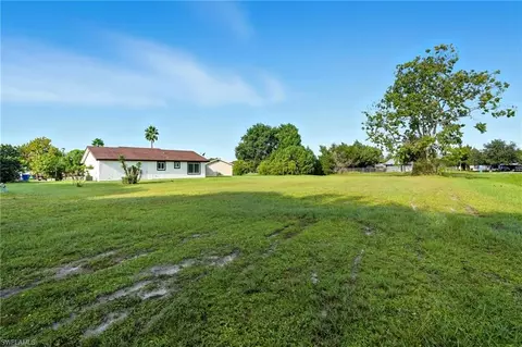 Exterior - 2008 Clipper Ct, Labelle, FL 33935 photo 4 of 8