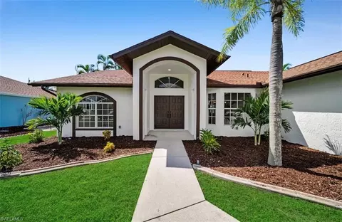 1712 SW 51st St, Cape Coral, FL 33914