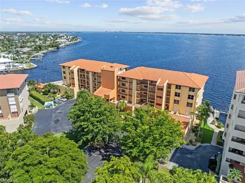 4015 SE 20th Pl #206, Cape Coral, FL 33904