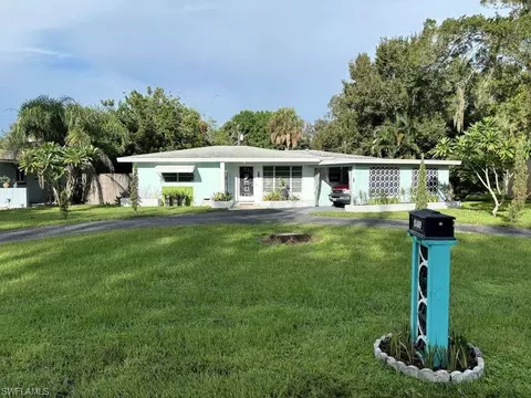 142 Palm Tree Ln, Fort Myers, FL 33905