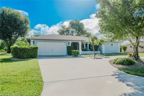 4015 SE 9th Ct, Cape Coral, FL 33904
