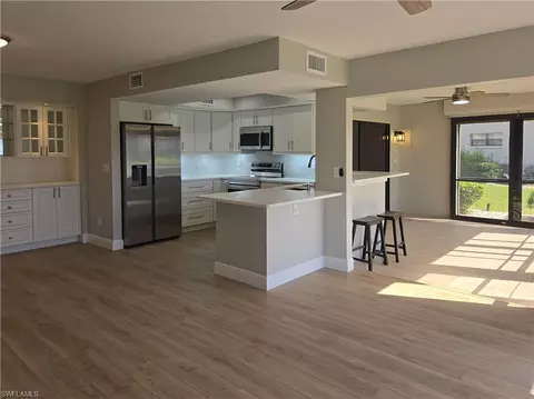 5790 Trailwinds Dr #111, Fort Myers, FL 33907