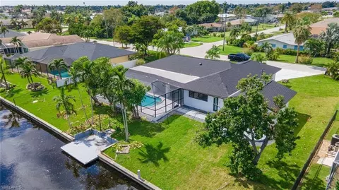 2851 SE 19th Pl, Cape Coral, FL 33904