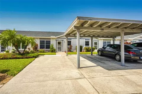 6822 Bogey Dr, Fort Myers, FL 33919