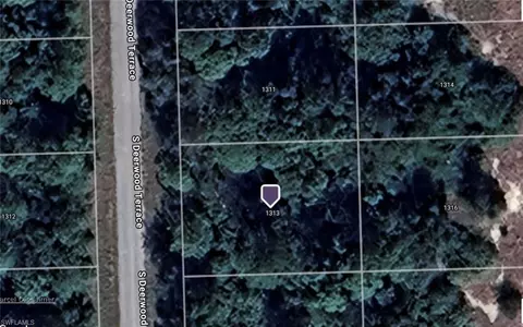1313 Wyatt St, Labelle, FL 33935