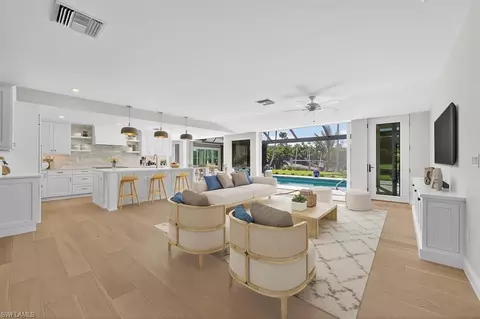 924 Kings Crown Dr, Sanibel, FL 33957