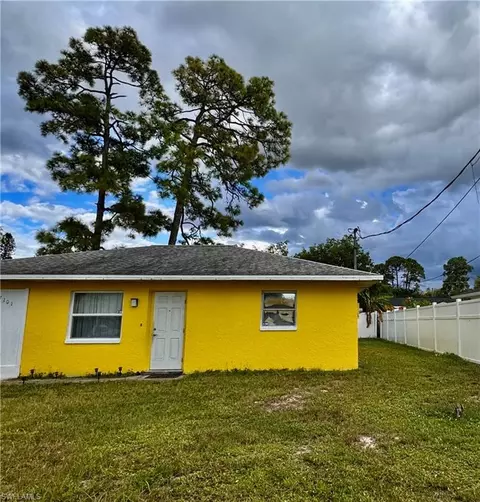 27101 Pine Ave, Bonita Springs, FL 34135