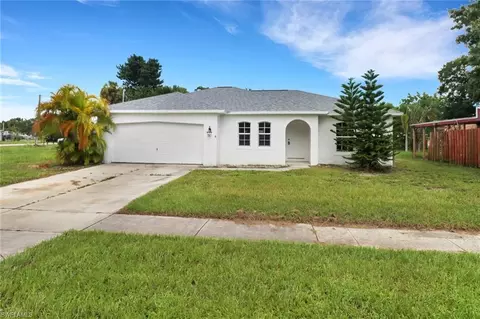 992 Tropical Palm Ave, North Fort Myers, FL 33903