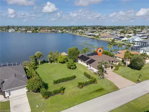 920 SW 4th Pl, Cape Coral, FL 33991