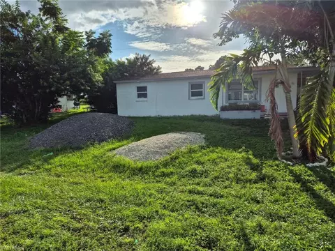 1140 Navajo Ave, Lehigh Acres, FL 33936