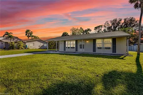 517 Reading St NW, Port Charlotte, FL 33952