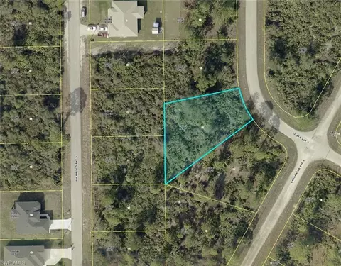 566 Silver Ave S, Lehigh Acres, FL 33974