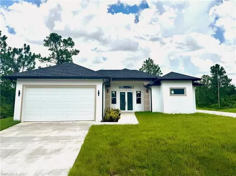 3410 72nd St W, Lehigh Acres, FL 33971