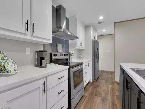 Kitchen - 1079 Summerall Rd, Labelle, FL 33935 photo 4 of 4