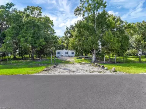 Exterior - 1079 Summerall Rd, Labelle, FL 33935 photo 7 of 9