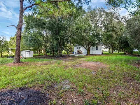 Exterior - 1079 Summerall Rd, Labelle, FL 33935 photo 4 of 9