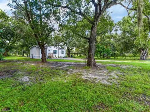 Exterior - 1079 Summerall Rd, Labelle, FL 33935 photo 8 of 9