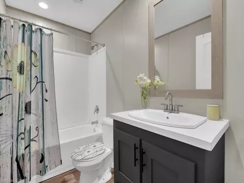 Bath - 1079 Summerall Rd, Labelle, FL 33935 photo 2 of 2