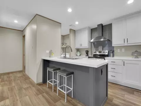 Kitchen - 1079 Summerall Rd, Labelle, FL 33935 photo 2 of 4