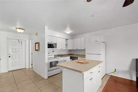 830 Wiggins Pass Rd #14, Naples, FL 34110