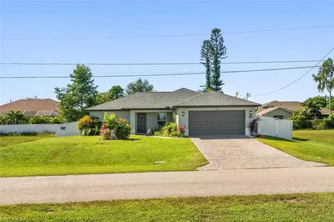 202 NE 20th Ter, Cape Coral, FL 33909