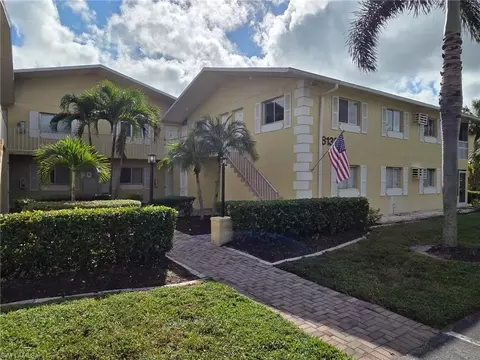 8135 Country Rd #206, Fort Myers, FL 33919