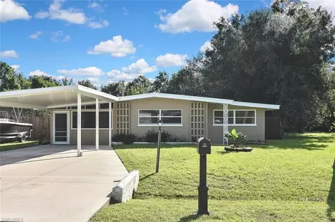 1254 Pinecrest St, North Fort Myers, FL 33903