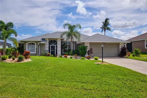 11704 Lady Anne Cir, Cape Coral, FL 33991