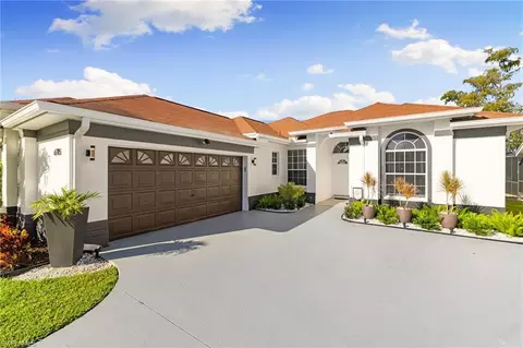6785 Berwick Pl, Naples, FL 34104 photo 2
