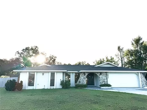 5251 Bunyan St, Sarasota, FL 34232