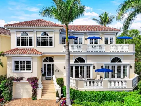 27710 Marina Isle Ct, Bonita Springs, FL 34134