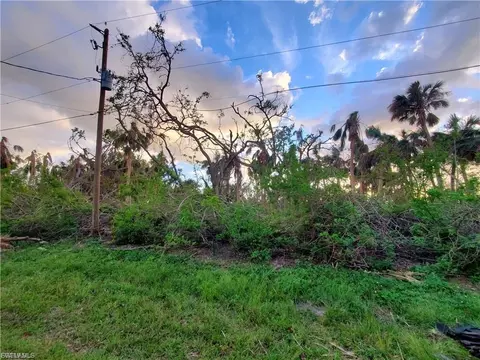 109 Dixie Way, Rotonda West, FL 33947