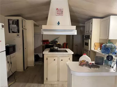 Kitchen - 784 Avenue E NW, Moore Haven, FL 33471 photo 1 of 2