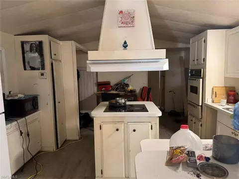 Kitchen - 784 Avenue E NW, Moore Haven, FL 33471 photo 2 of 2