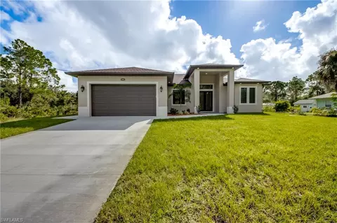 1104 Henry Ave, Lehigh Acres, FL 33972
