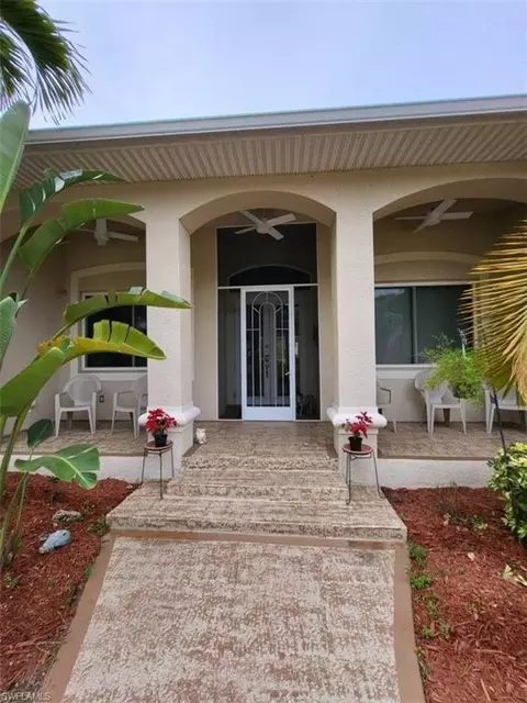 715 Hutto Rd, North Fort Myers, FL 33903