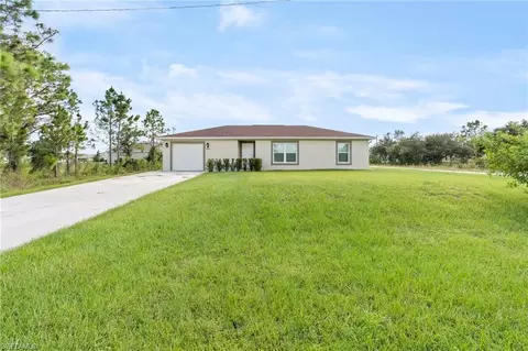 559 Roscoe St, Lehigh Acres, FL 33972