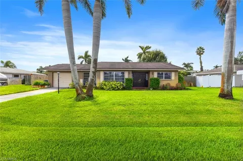 2424 Kent Ave, Fort Myers, FL 33907