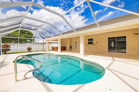 132 SE 19th Ter, Cape Coral, FL 33990