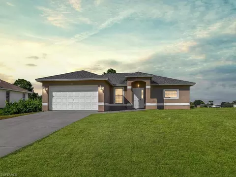 2704 42nd St SW, Lehigh Acres, FL 33976