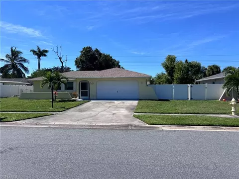 6859 Carmelle Dr, Fort Myers, FL 33919