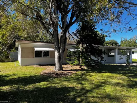 1685 Daniels Dr, North Fort Myers, FL 33917